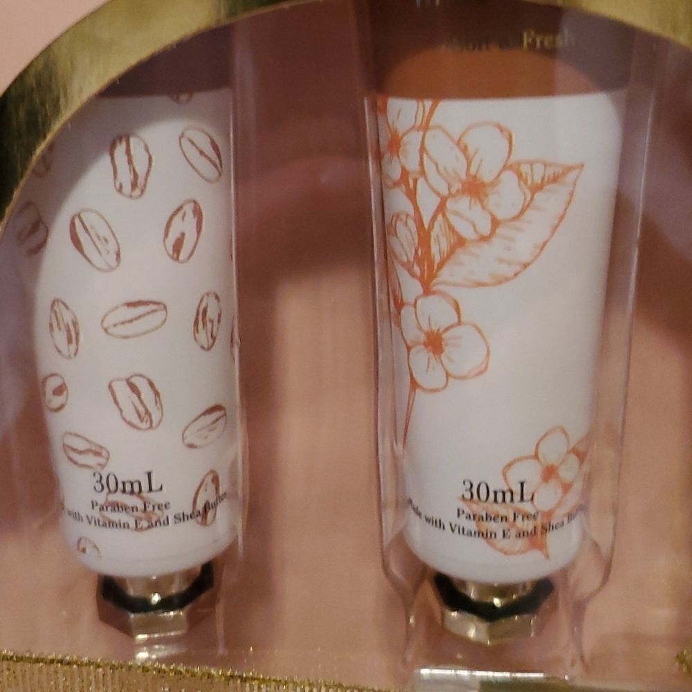 LOVERY Aromatherapy Hand Cream Gift Set - Picture 6 of 9